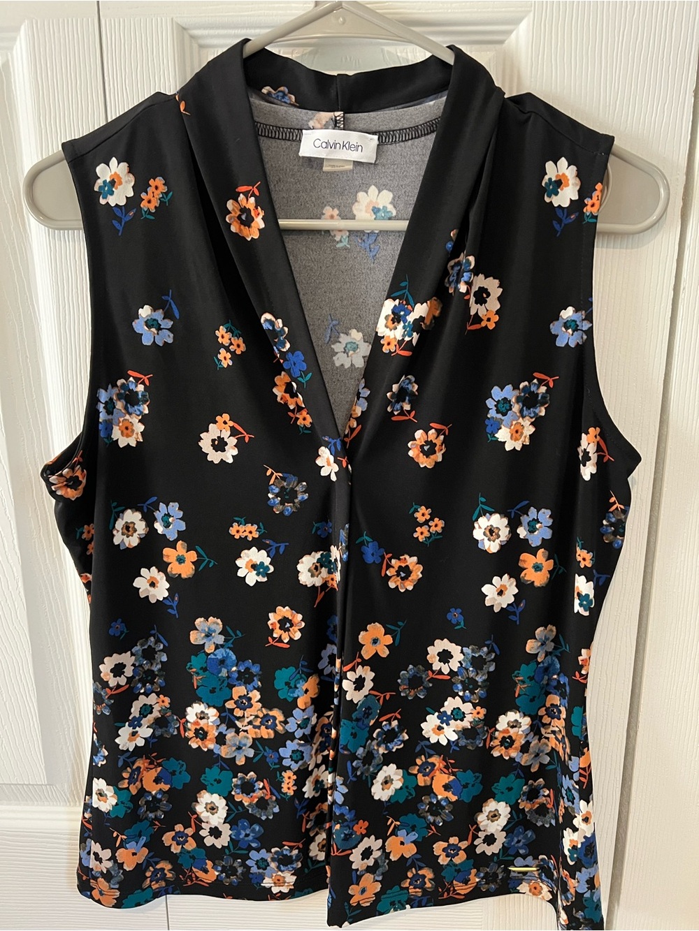 Calvin Klein Black Sleeveless Floral V-Neck Blouse